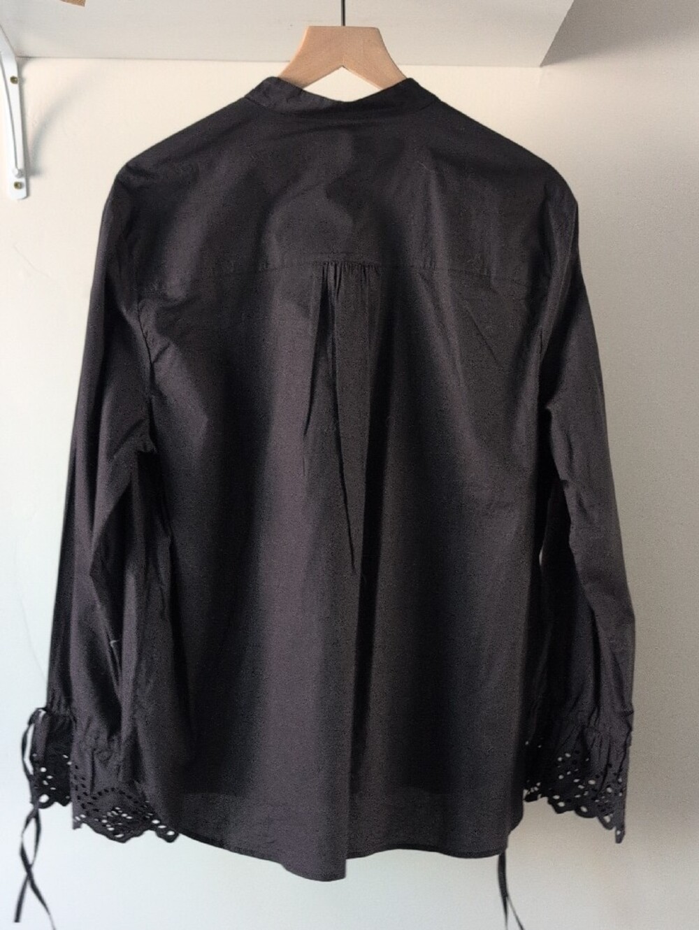 Faria Sezane Black Button-Front Mandarin Collar Blouse - Picture 4 of 4